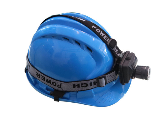 O capacete de segurança 300 recarregável luminoso ilumina o preto do consumo de baixa energia